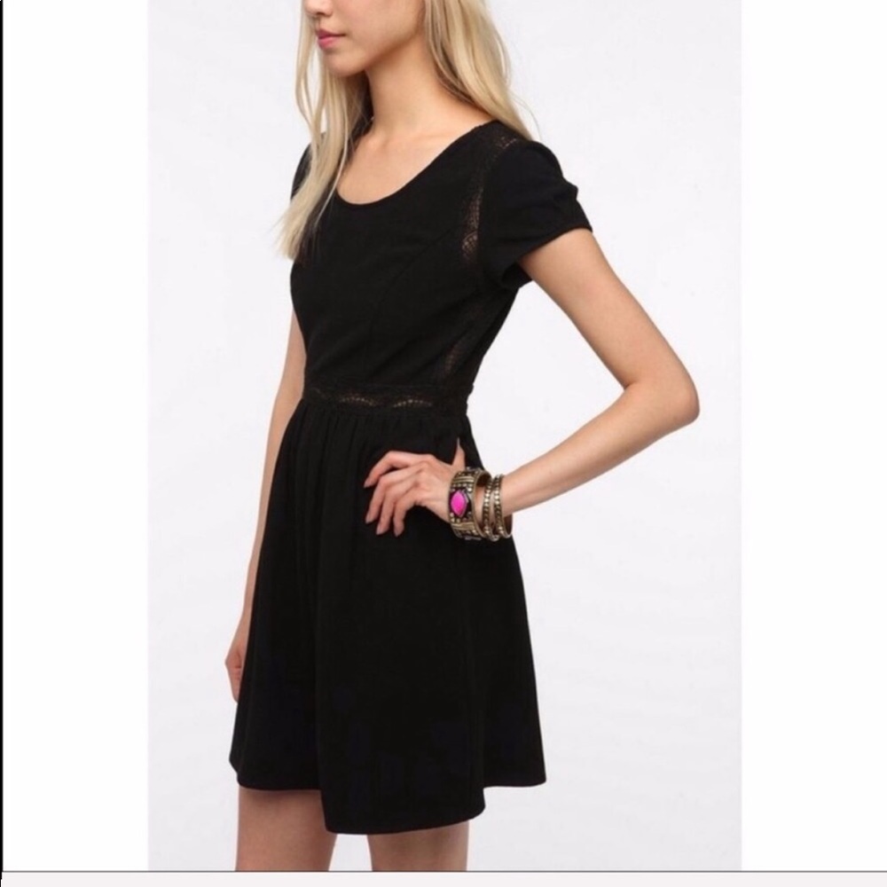 Pins and needles / black crepe lace inset dress - Picture 3 of 6
